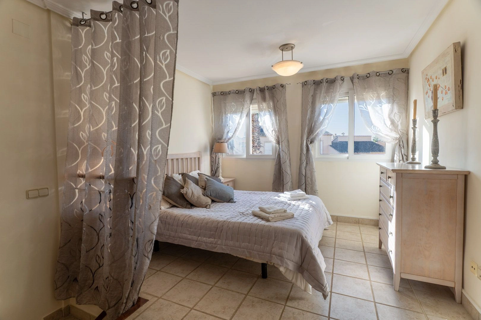 Exclusive triplex just a step away from Arenal: comfort, lifestyle, and unbeatable location.