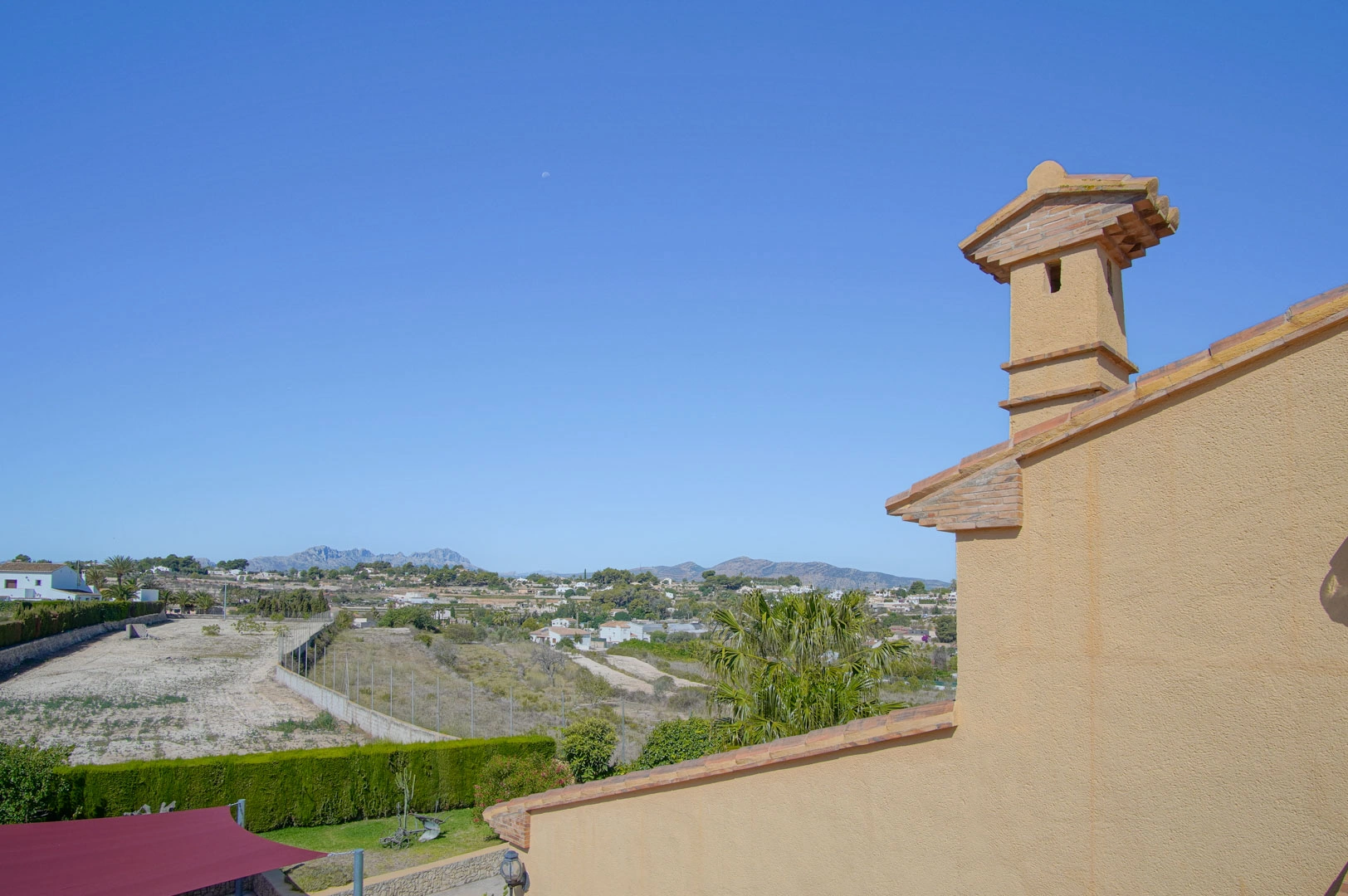 Villa con 3 casas de invitados en venta en Benissa