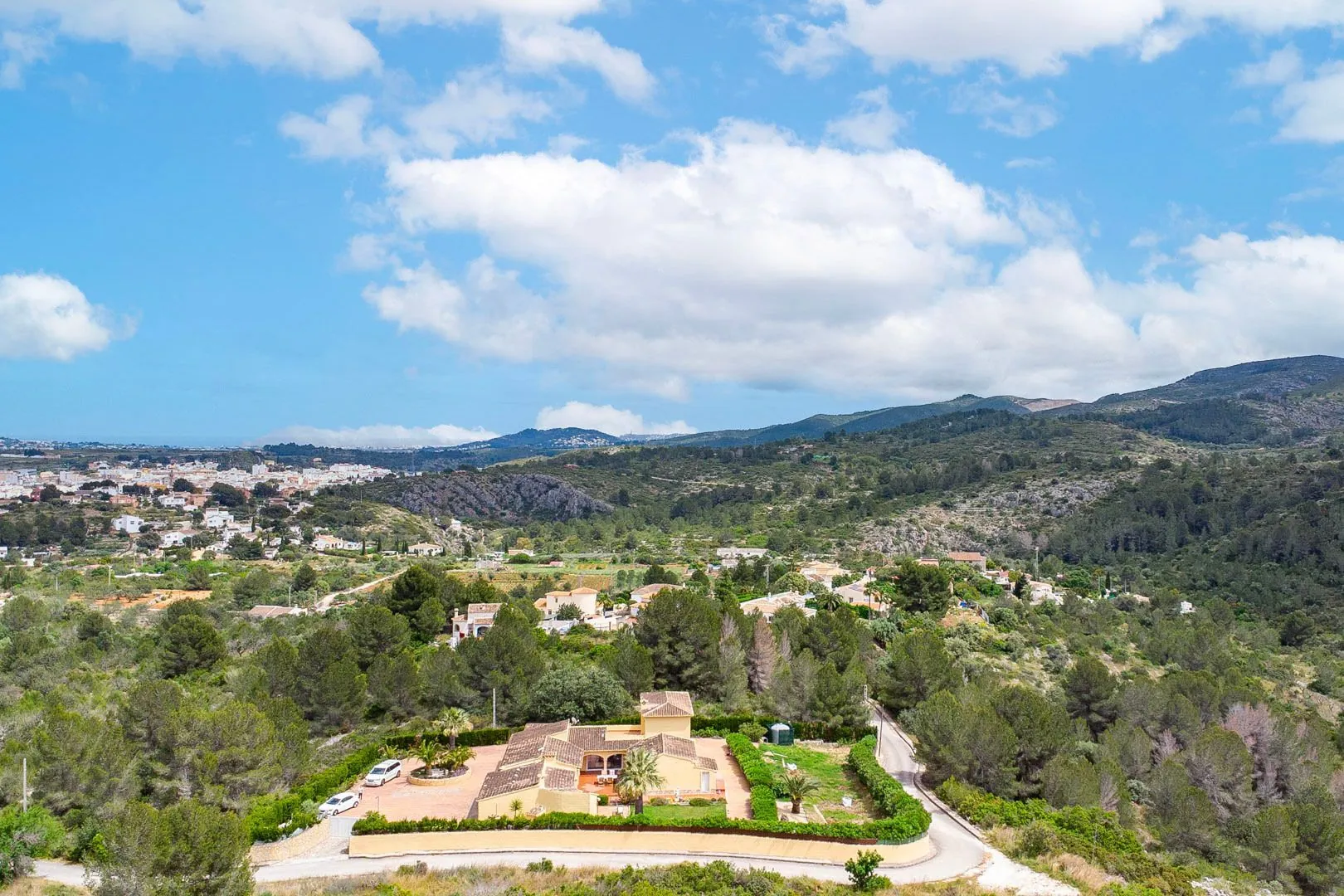 villa en gran parcela en venta en Gata de Gorgos