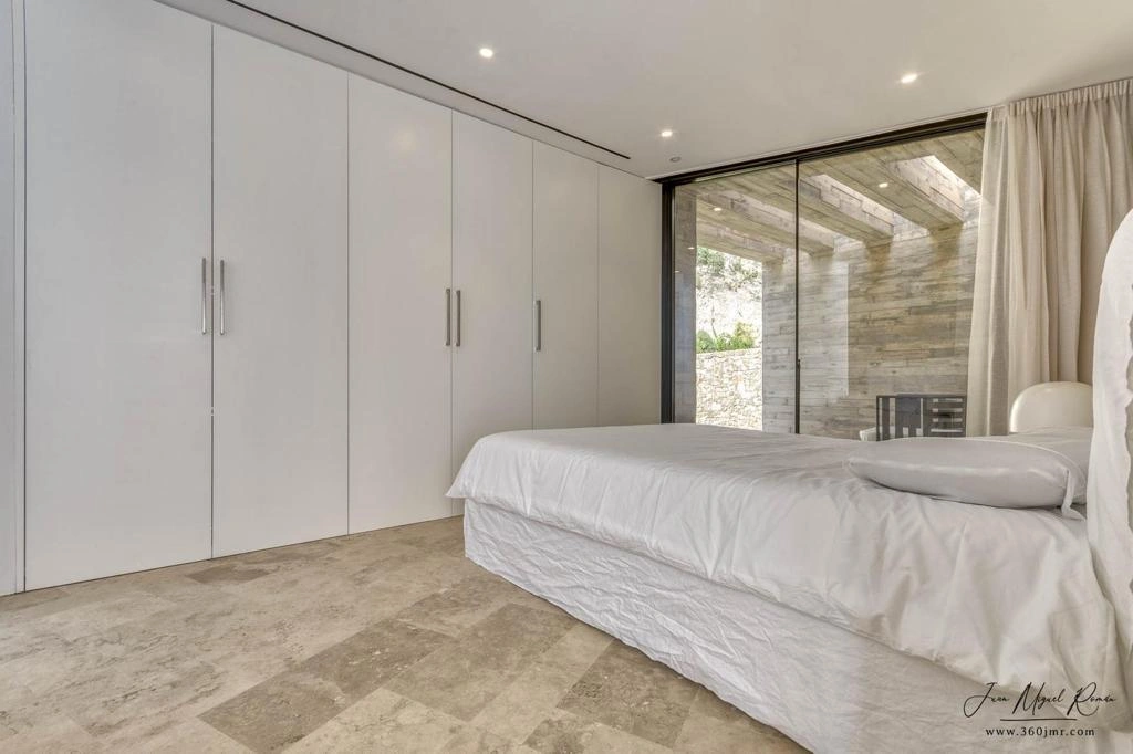 Preciosa villa moderna con un diseño único en venta en Benissa