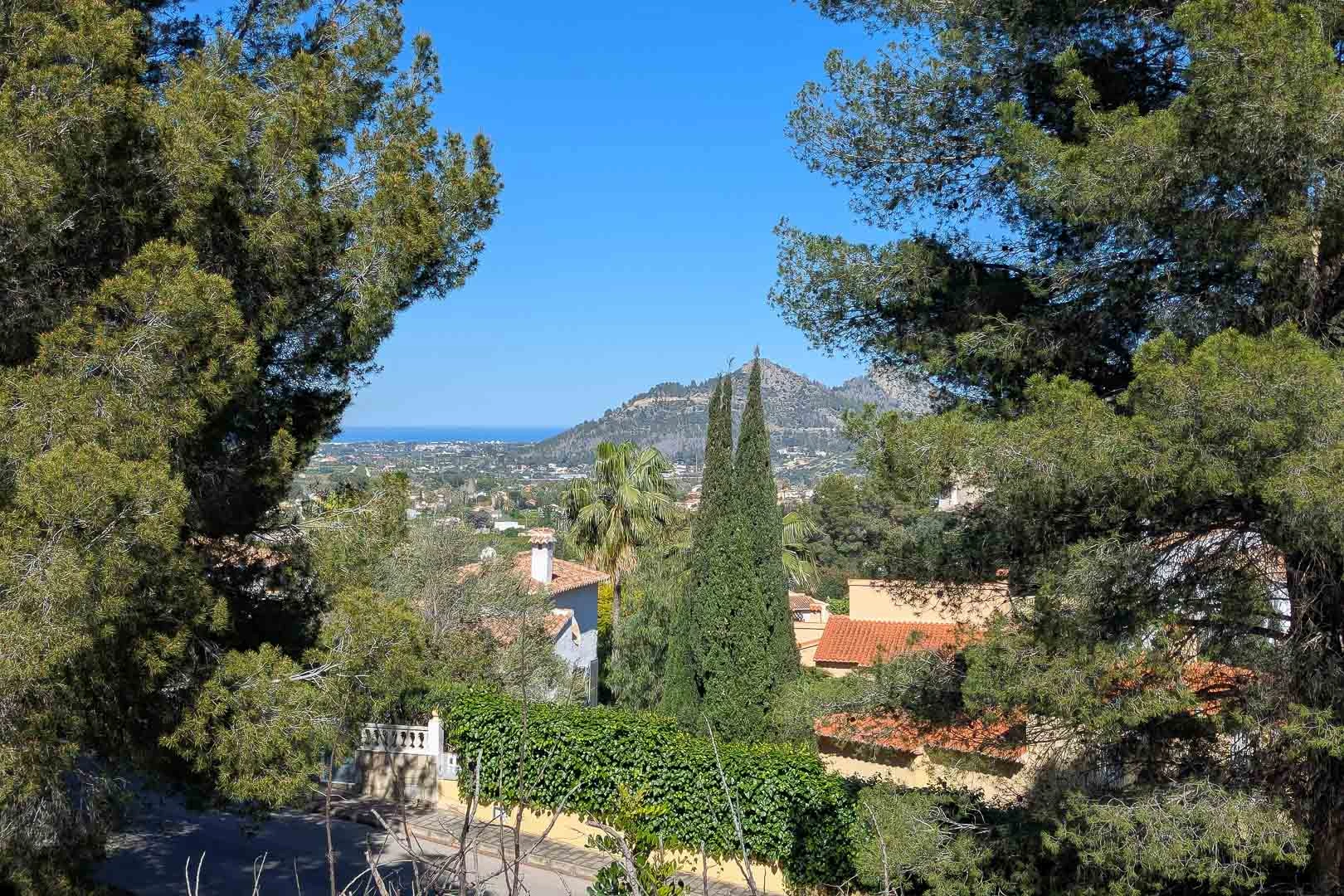 Complejo de villas independientes en construcción con piscina privada y vistas parciales al mar a la venta en pedreguer.