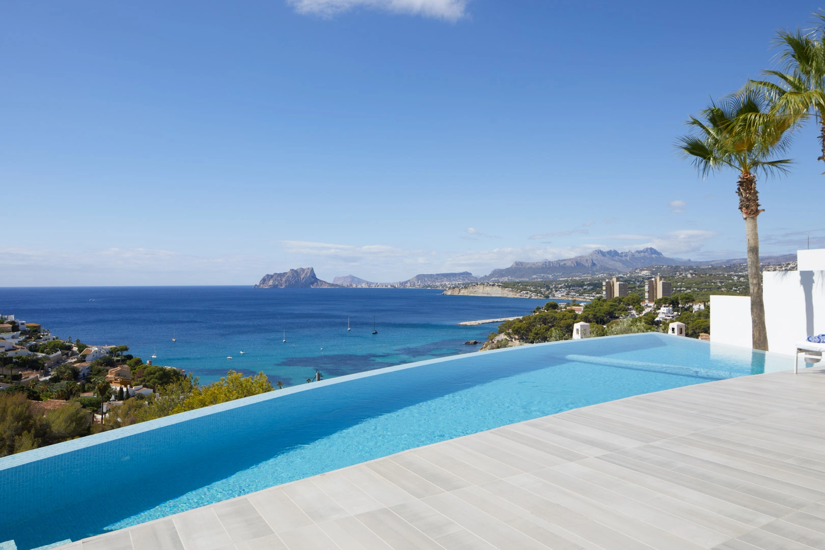 Designer-Villa mit Panoramablick auf das Meer zum Verkauf in El Portet, Moraira