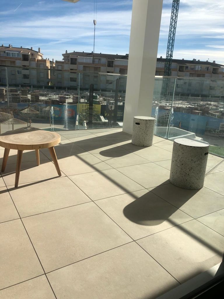 Piso de 3 dormitorios en primera linea de Playa en venta en Denia