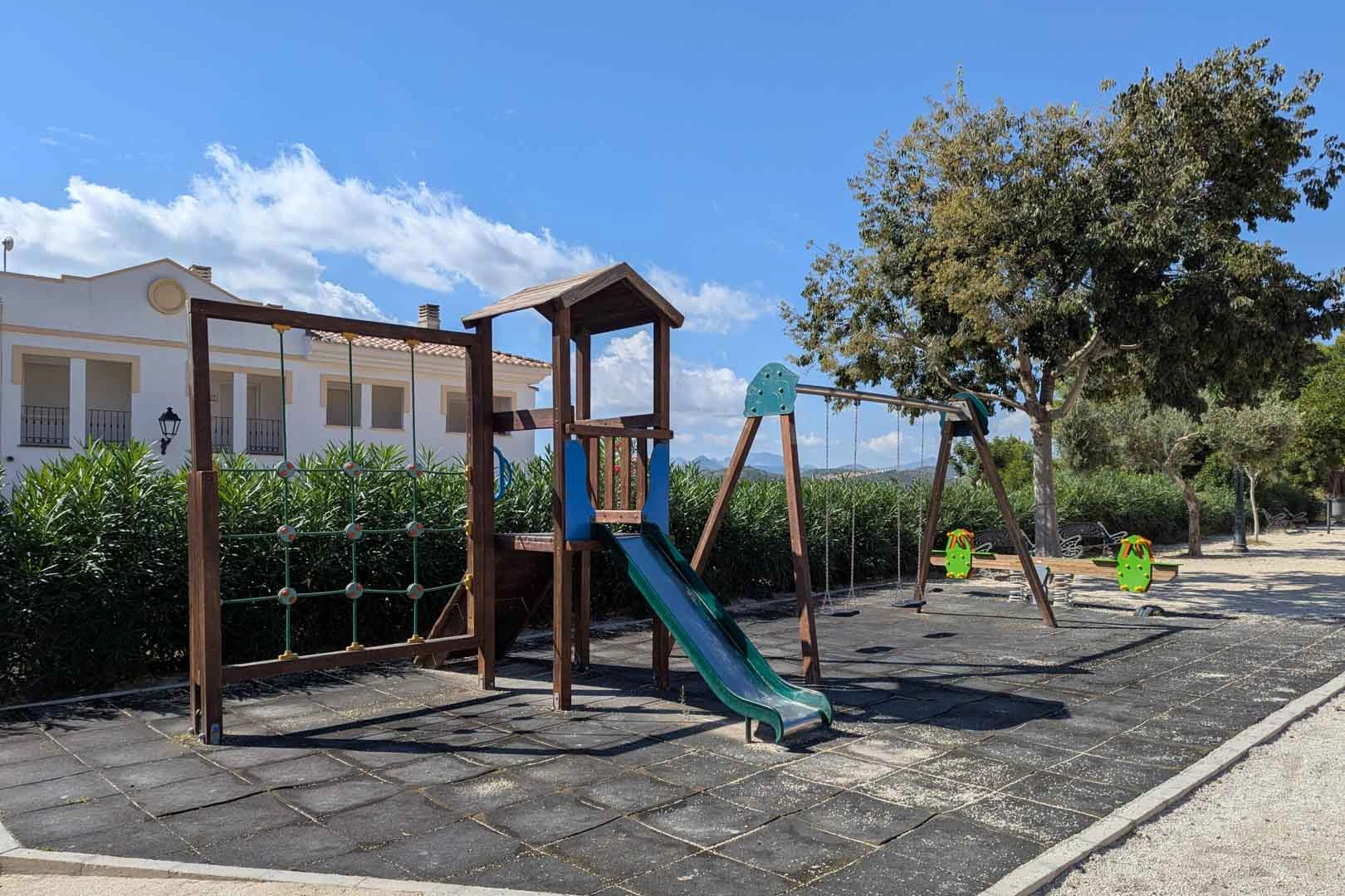 Apartamento en planta baja con piscina comunitaria en venta en Jesús Pobre.