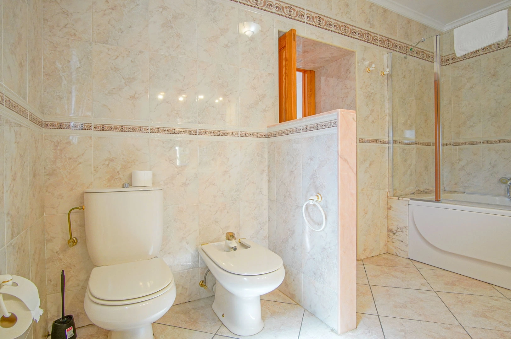 Villa con 3 casas de invitados en venta en Benissa