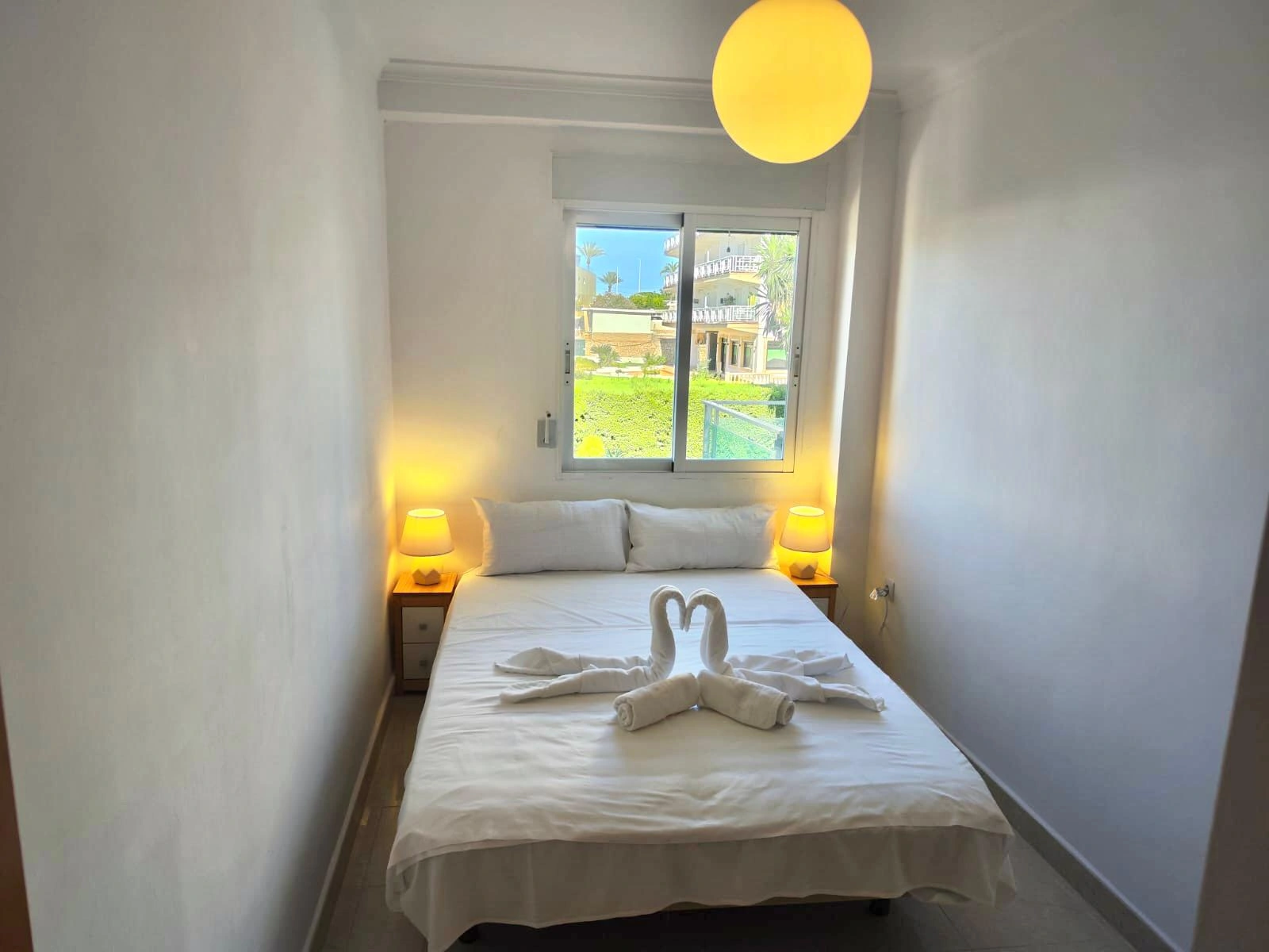 Piso de 2 dormitorios en venta en la playa del arenal de Javea