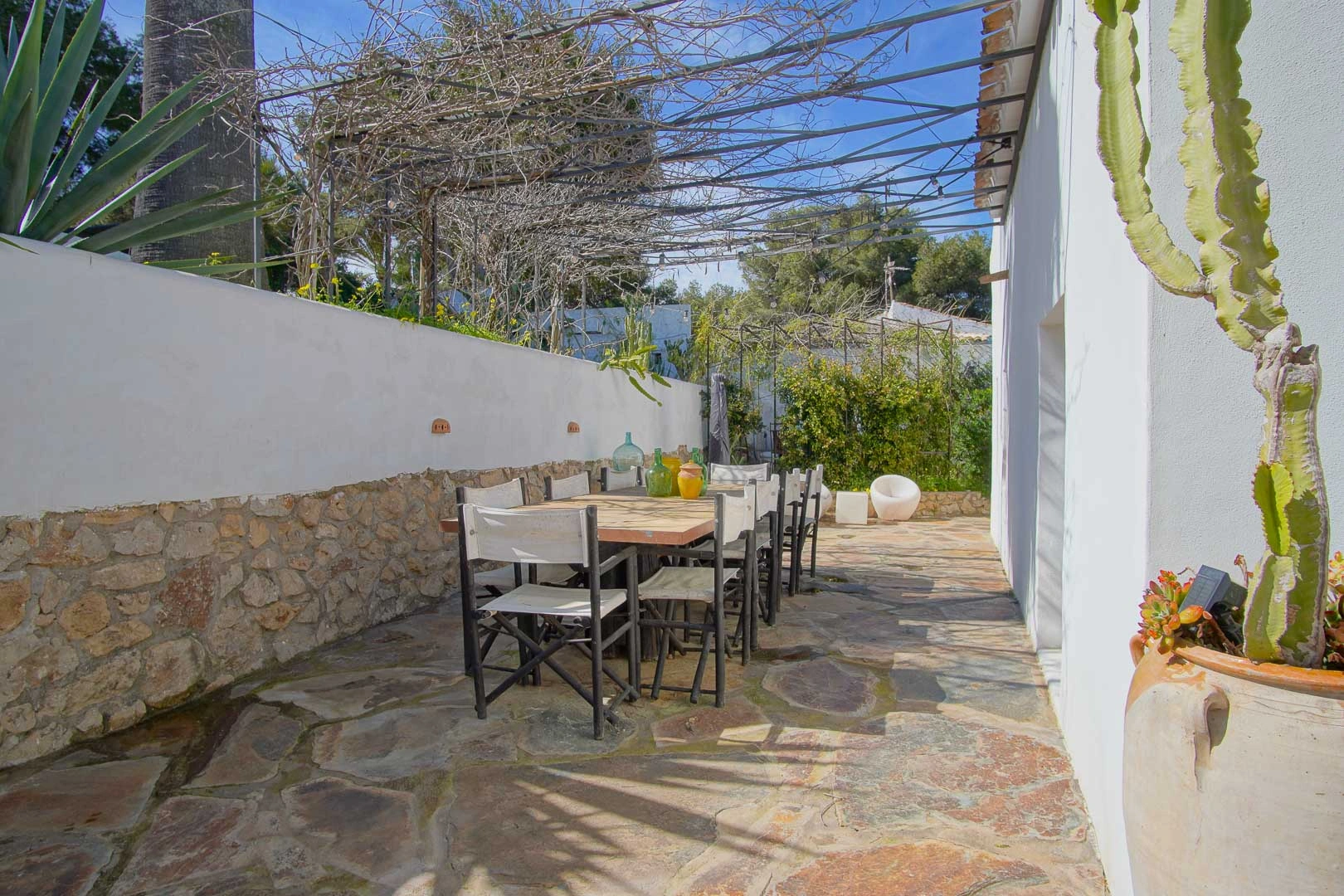 Superbe villa de style rustique avec vue sur la mer et le Montgo.