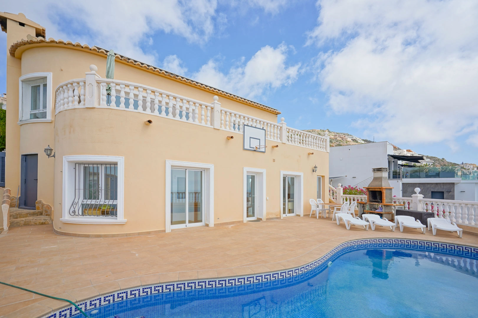 Villa mit herrlichem Meerblick zum Verkauf in Cumbre del Sol