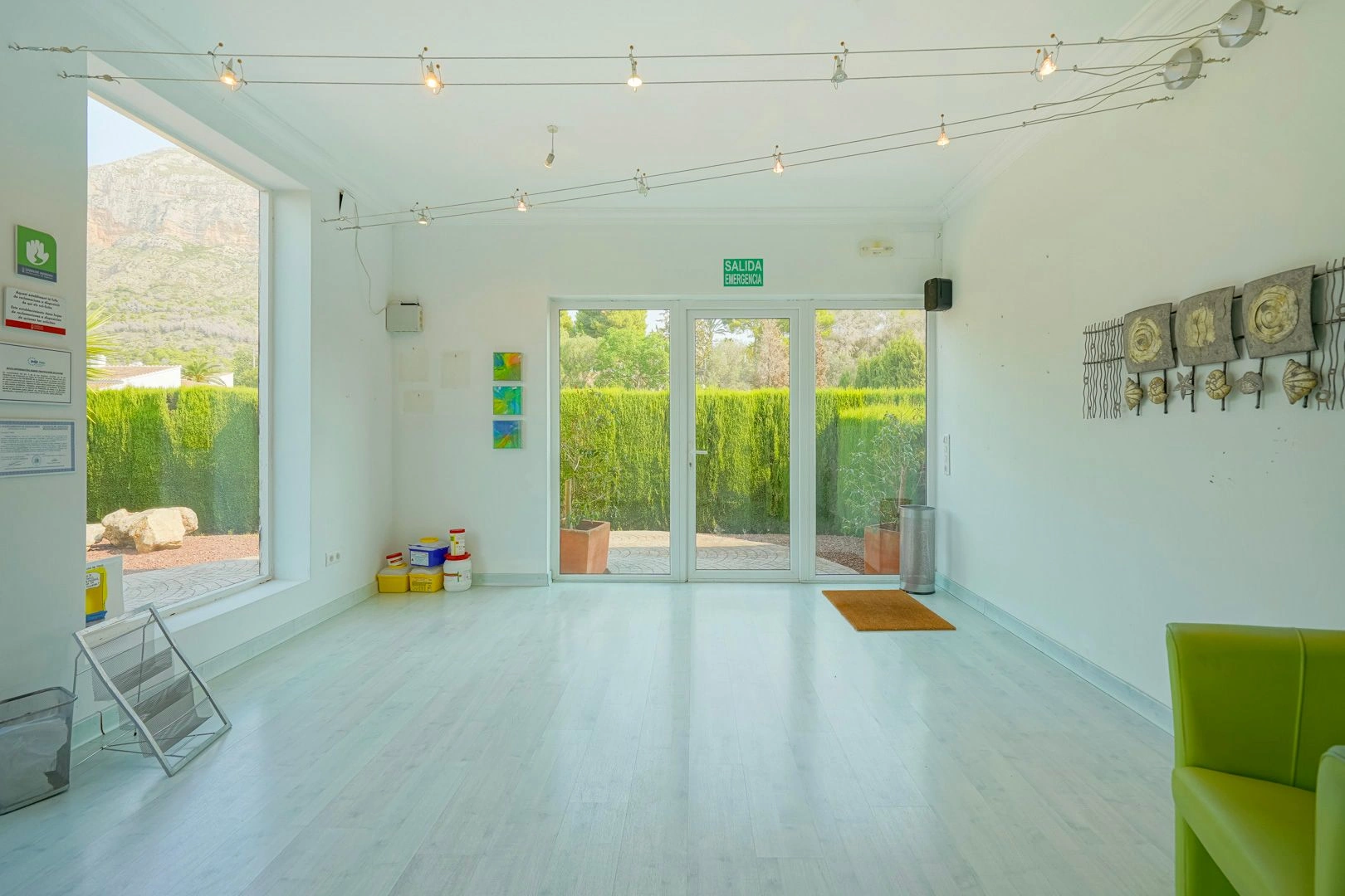 Local Comercial Multifuncional en Venta en una Ubicación Estratégica en Jávea