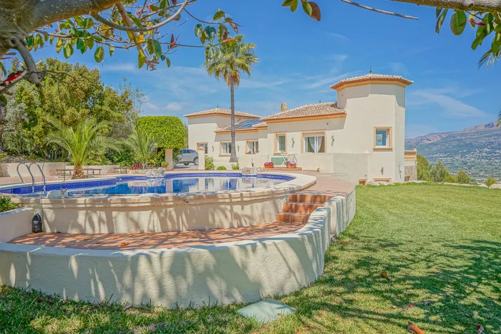 AR50060 - Magnífica villa con impresionantes vistas situada en una gran parcela en venta en Jávea
