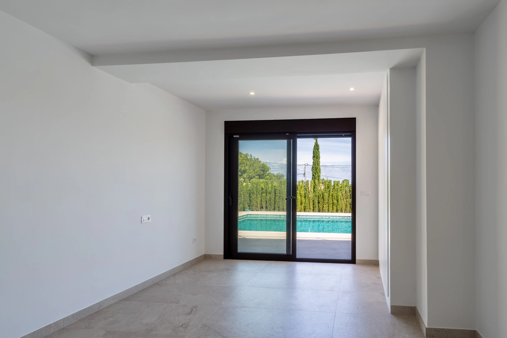 Villa moderna con vistas panorámicas al mar a la venta en Denia