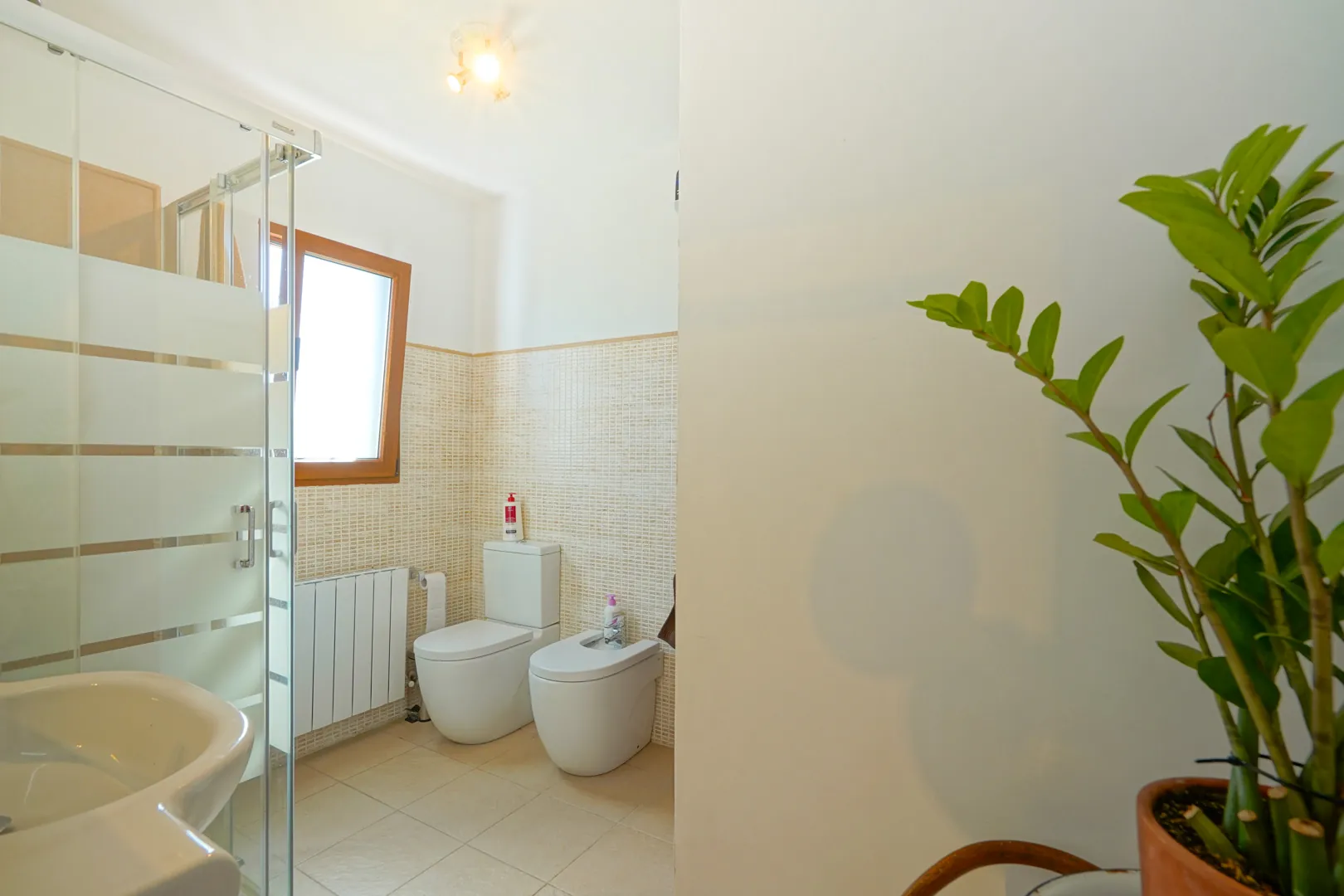 Spettacolare villa su grande terreno e piscina a Jávea