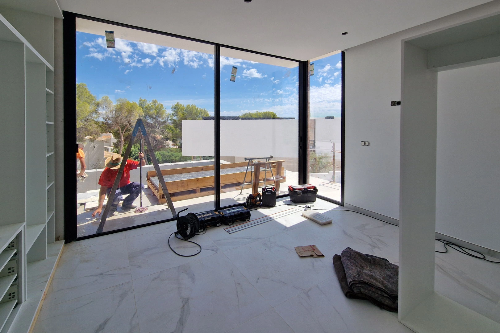 Villa moderna con vistas al mar a la venta en Moraira.