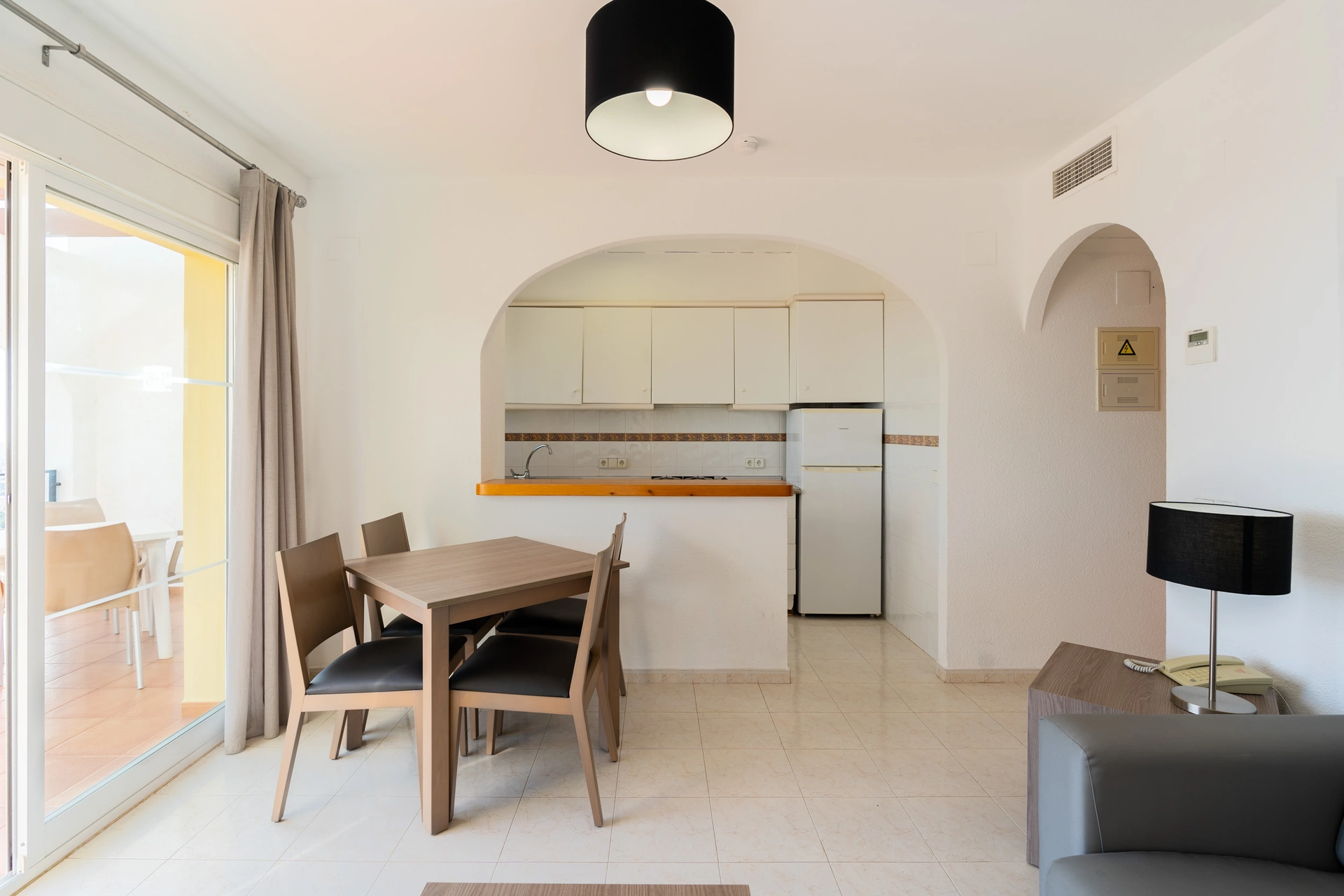 Bungalow en venta en Calpe en zona residencial con vistas al mar y Peñon de Ifach