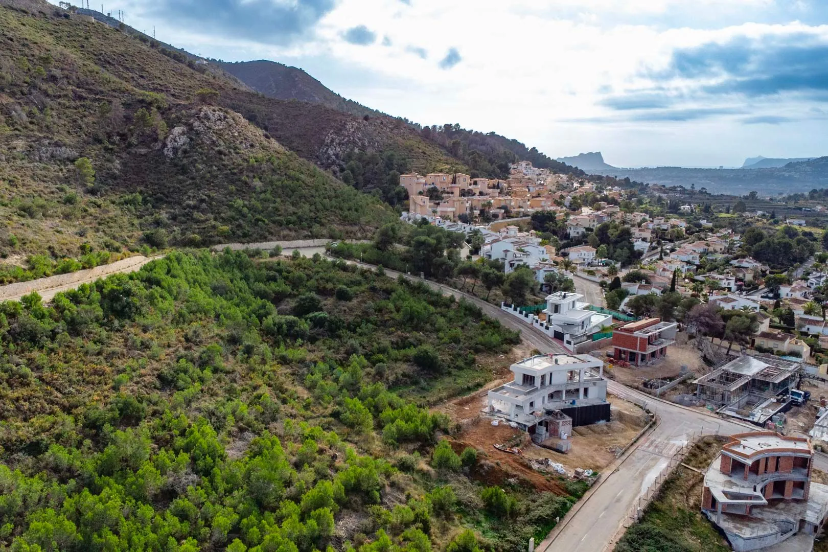 Parcela con vistas al mar, libre de constructor en venta en Javea