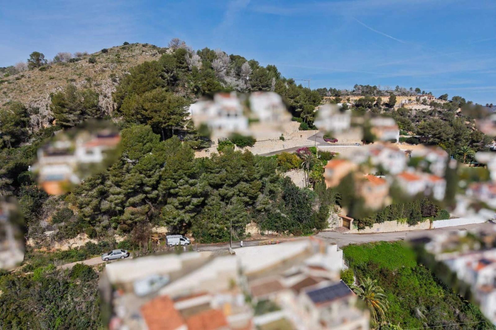 Plot with sea views in Sol de Este, quiet location and great potential in Jávea.