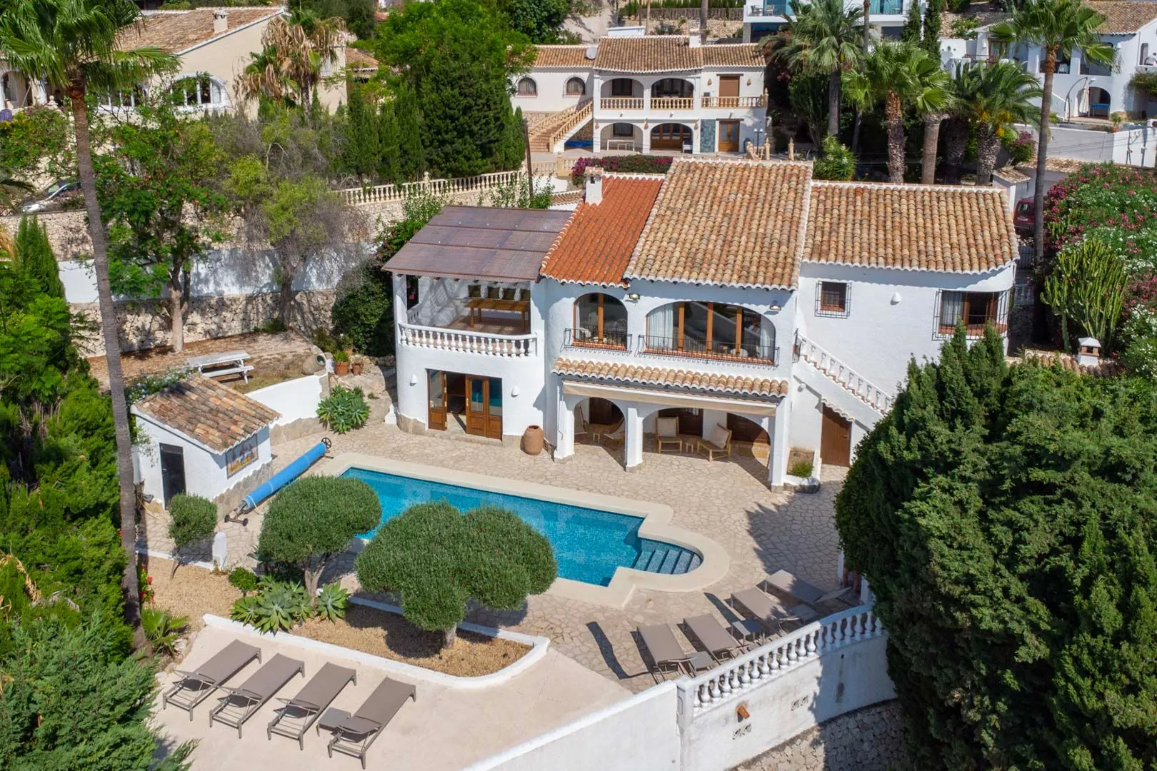 Exklusive renovierte mediterrane Villa mit 4 Schlafzimmern und Meerblick zum Verkauf in Moraira.