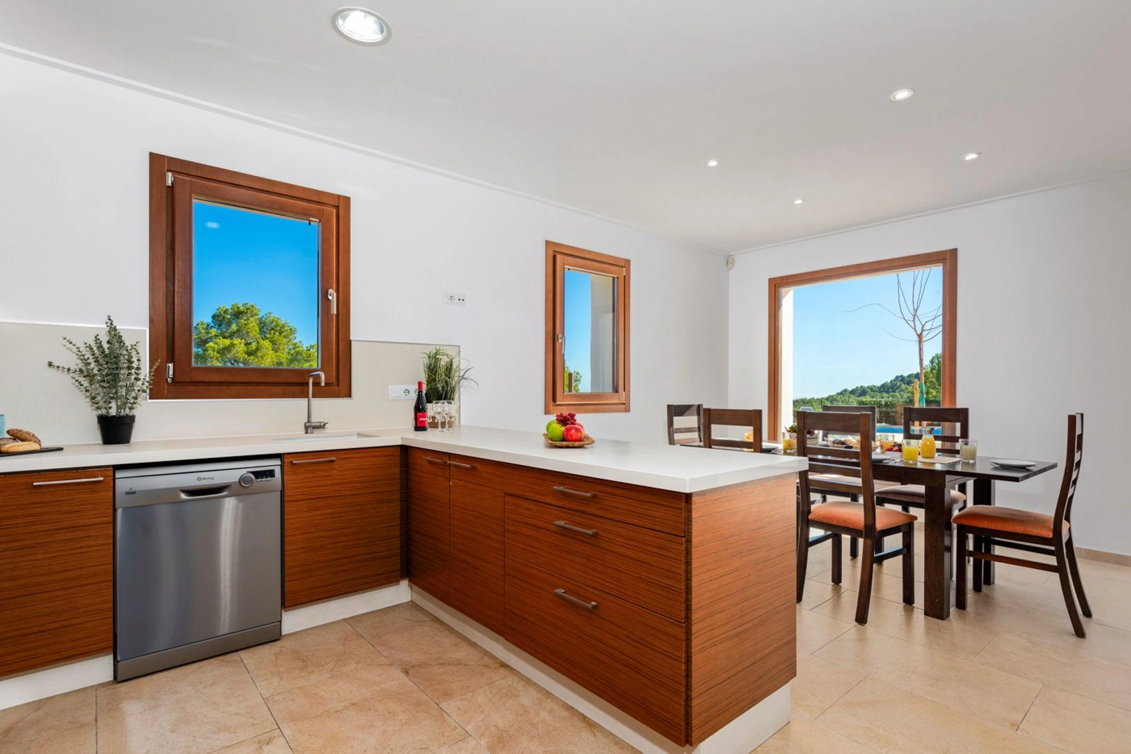 Preciosa finca con vistas al mar en venta en Oltamar, Calpe