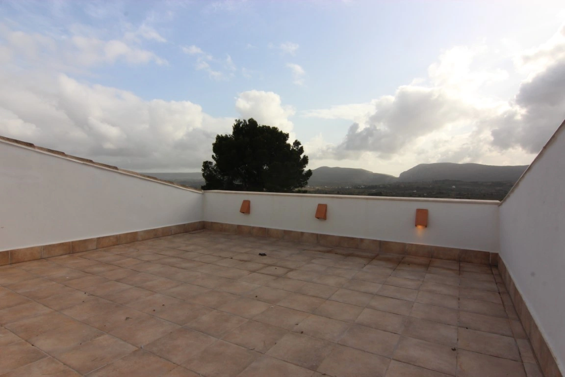 Unieke kans in Jávea – Ruime winkelruimte met meerdere mogelijkheden