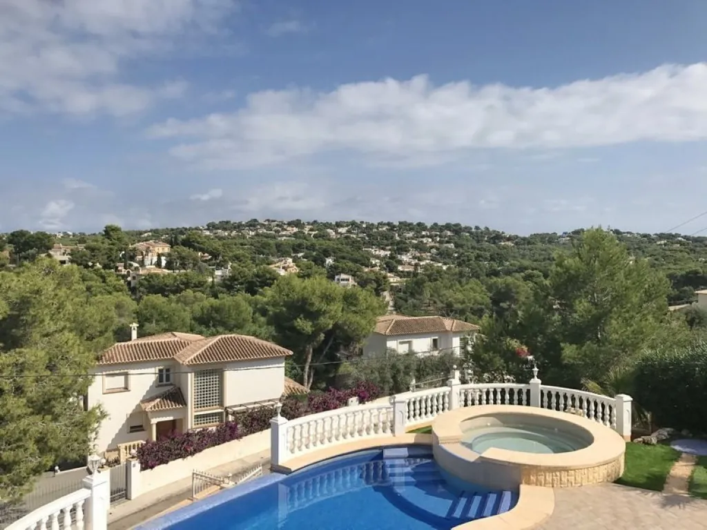 Villa de luxe exclusive à vendre à Javea avec vue panoramique.