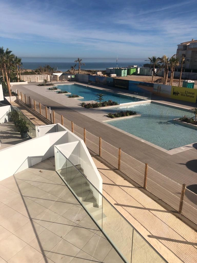 Piso de 3 dormitorios en primera linea de Playa en venta en Denia
