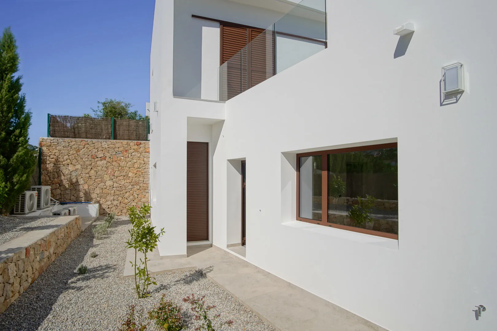 Exclusiva villa moderna cerca de la playa de La Fustera
