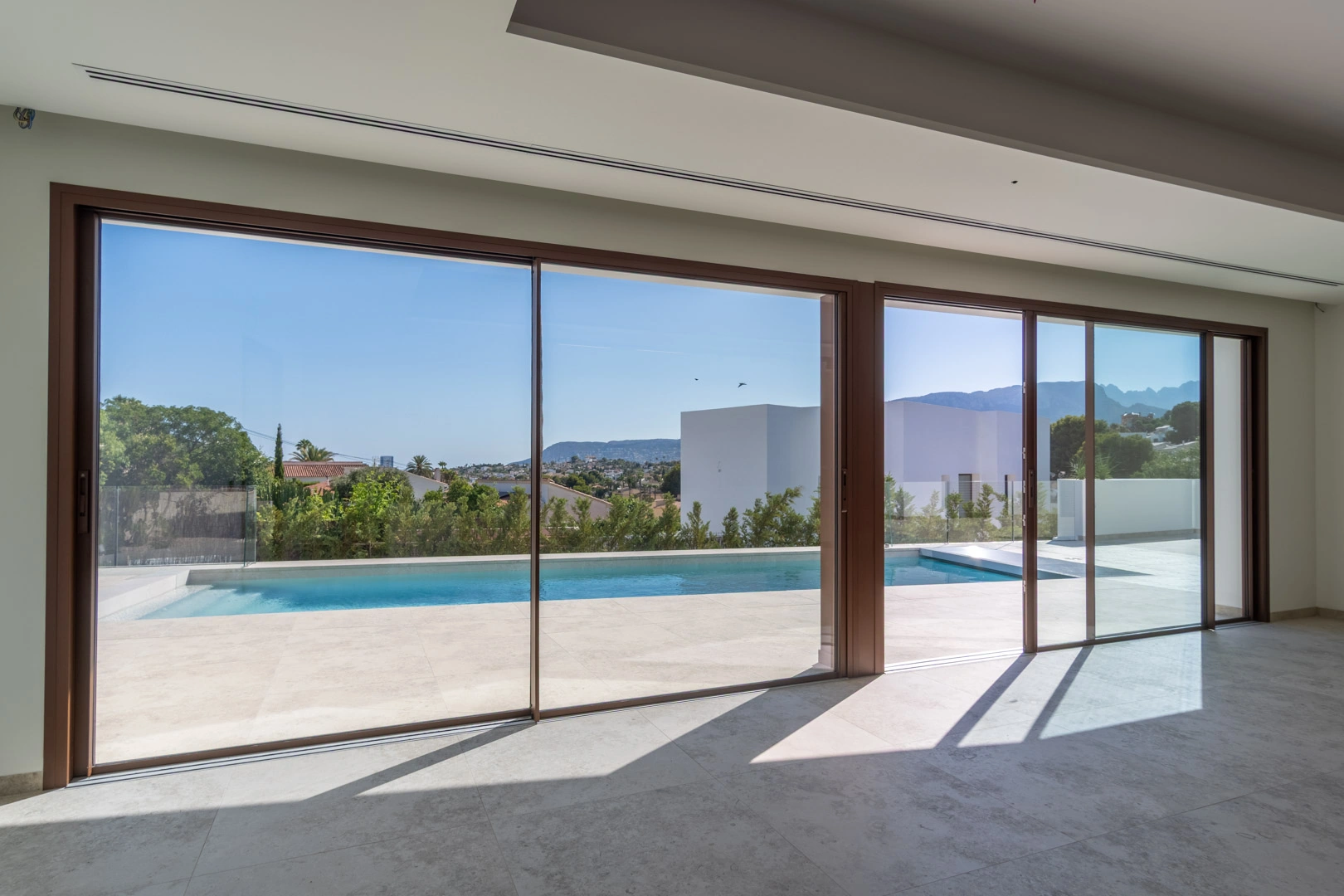 Exclusiva villa moderna cerca de la playa de La Fustera