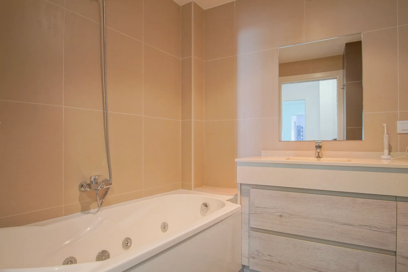 Penthouse rénové avec vue sur la mer à vendre au centre de Jávea