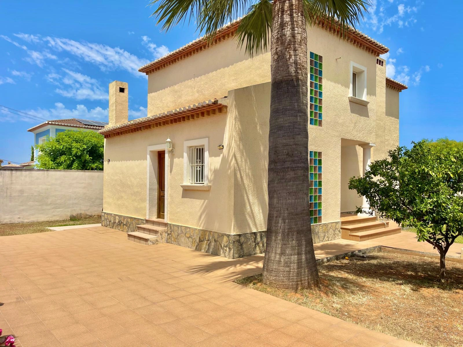 Villa avec 4 chambres à vendre à Dénia, proche des commerces et du centre-ville.