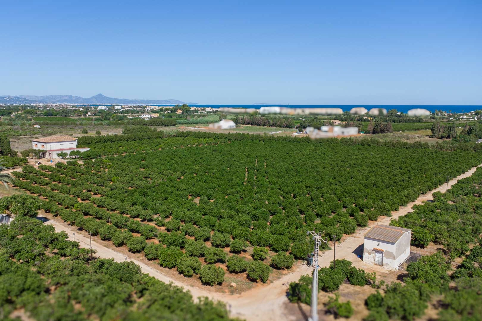 Casa de campo para reformar con gran parcela a la venta en Denia