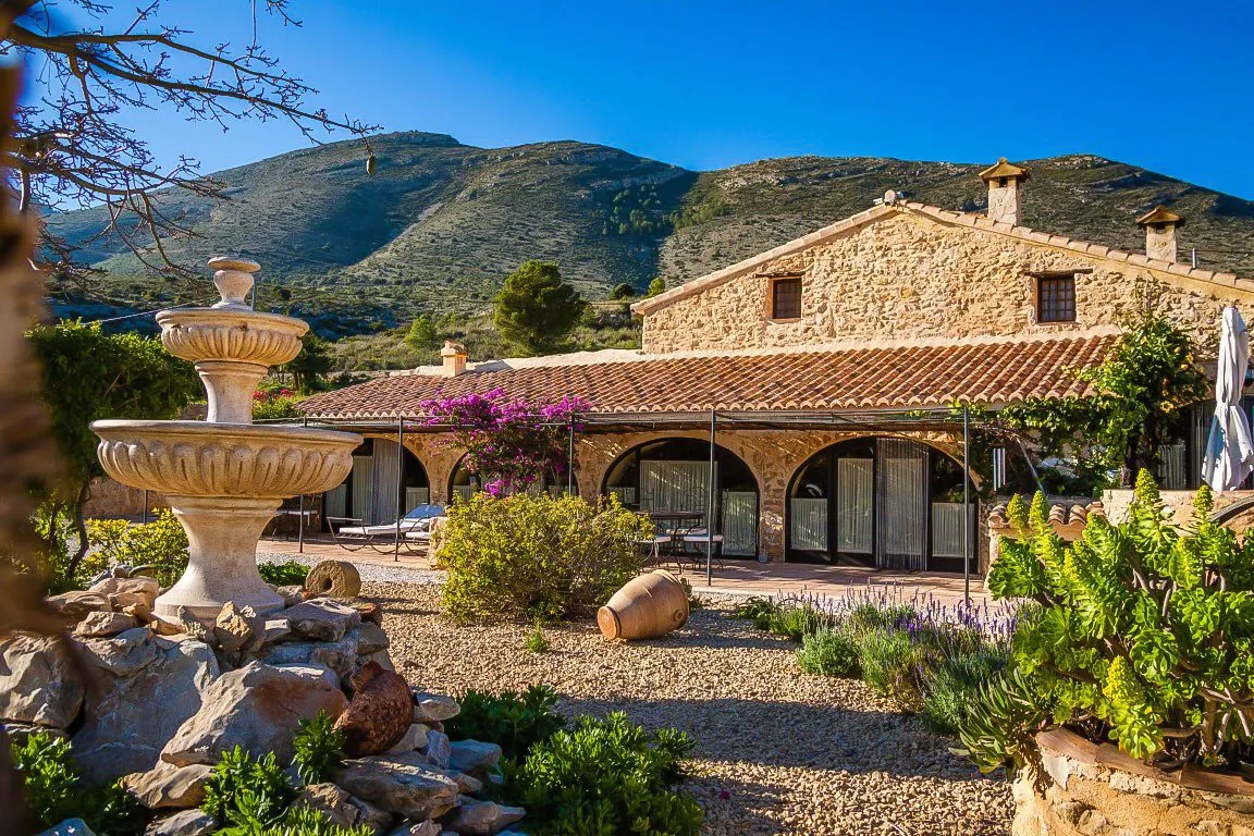 Encantadora finca rústica en venta en Benissa, con auténtico carácter mediterráneo.