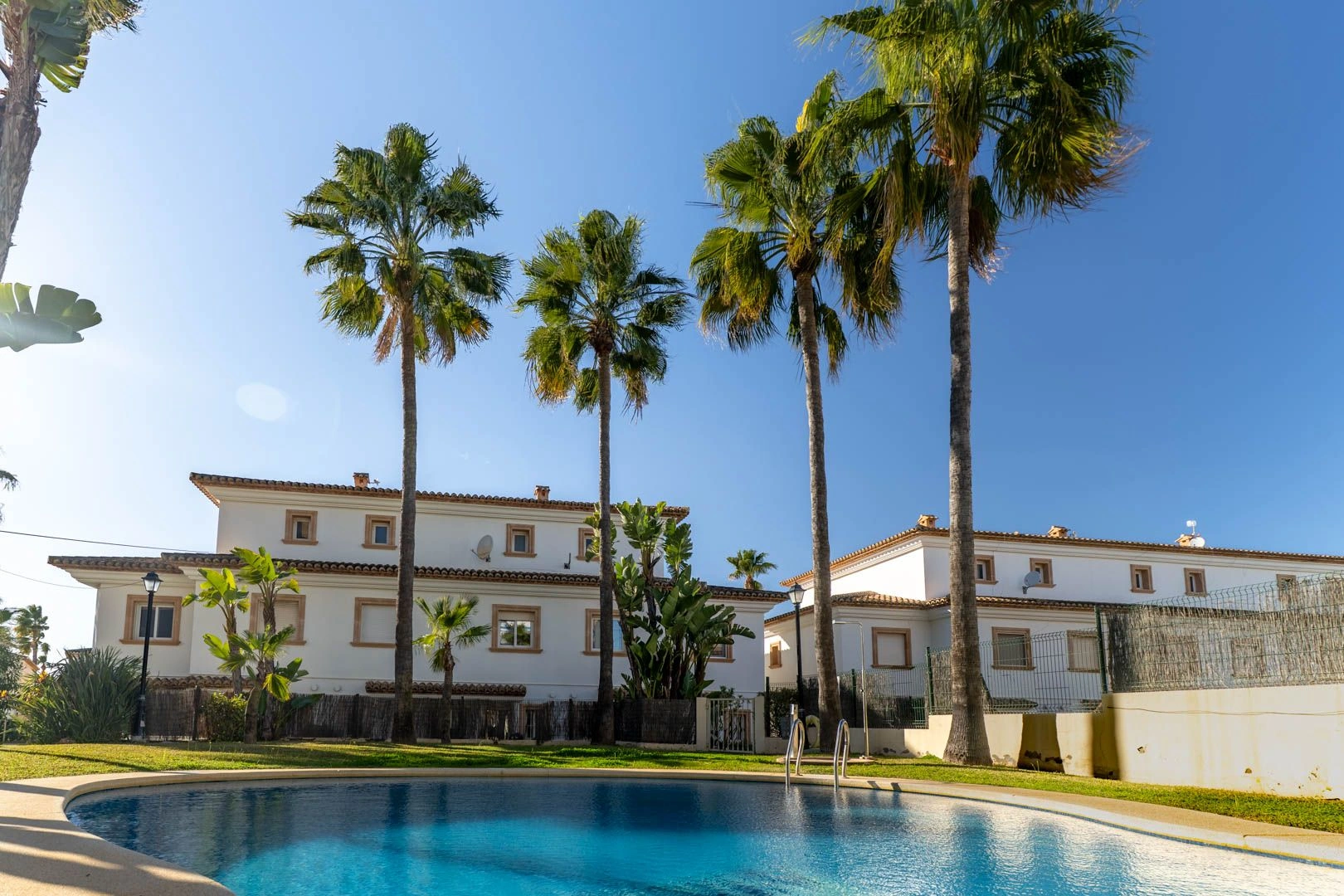 Exclusive triplex just a step away from Arenal: comfort, lifestyle, and unbeatable location.