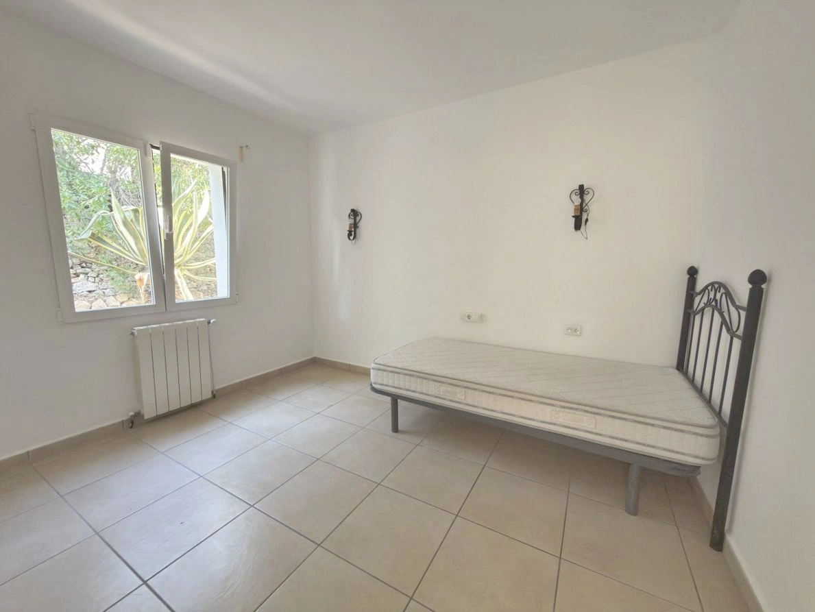 Traditional Villa in Jávea with Spacious Plot and Mediterranean Views