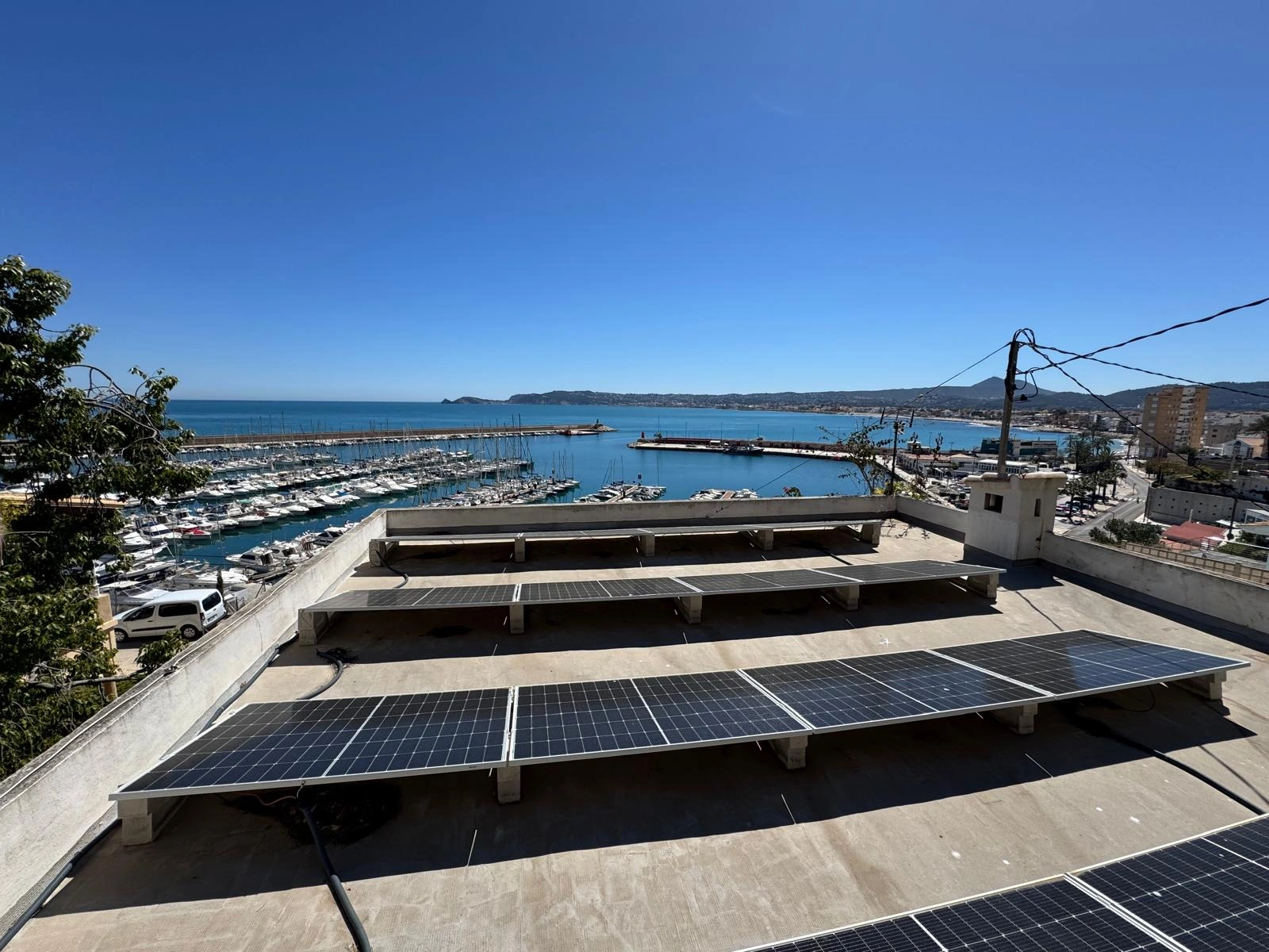 Se vende casa independiente en el puerto de Javea