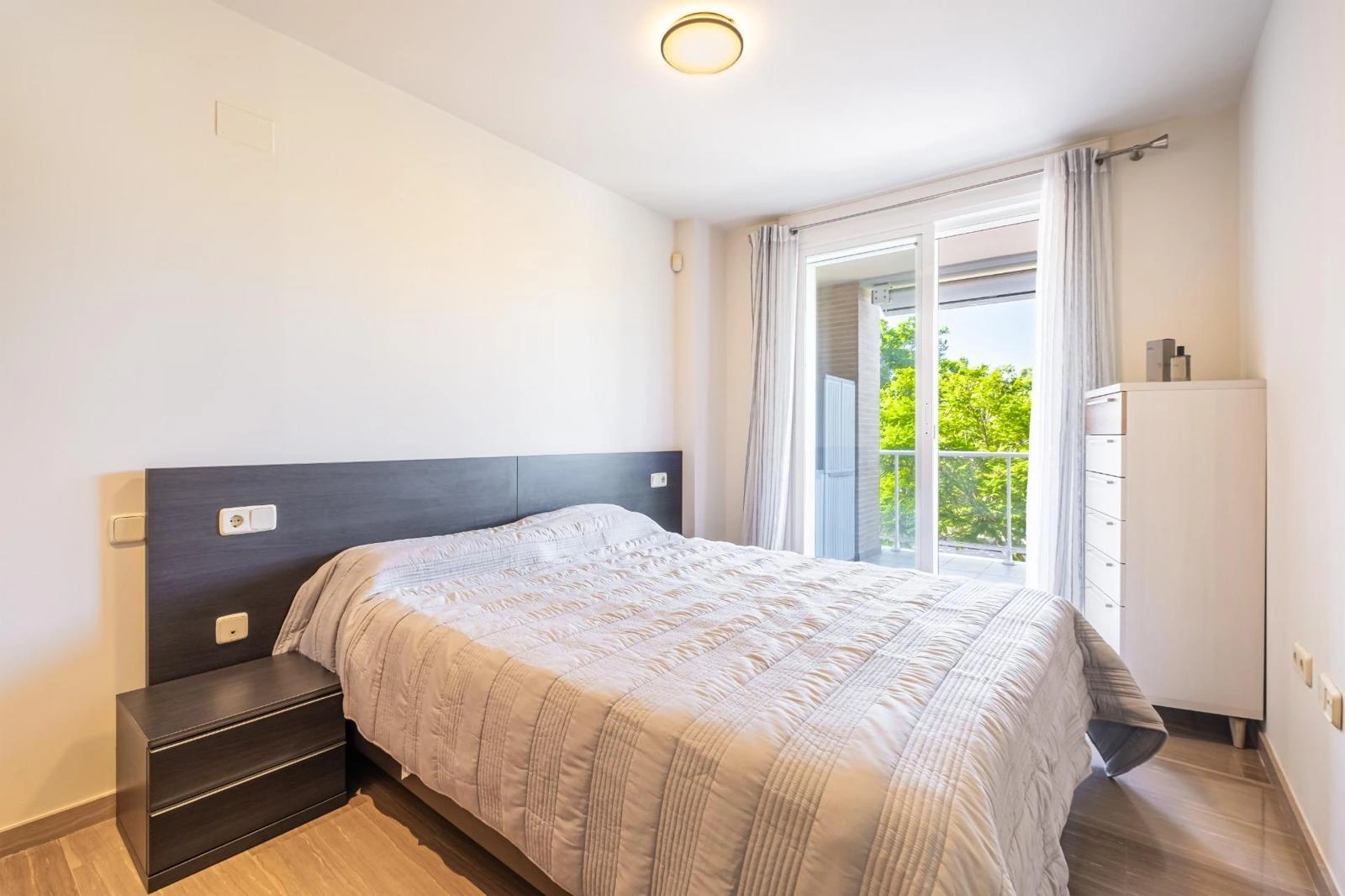 2-bedroom apartment for sale in Javea in urbanization with pool and garden