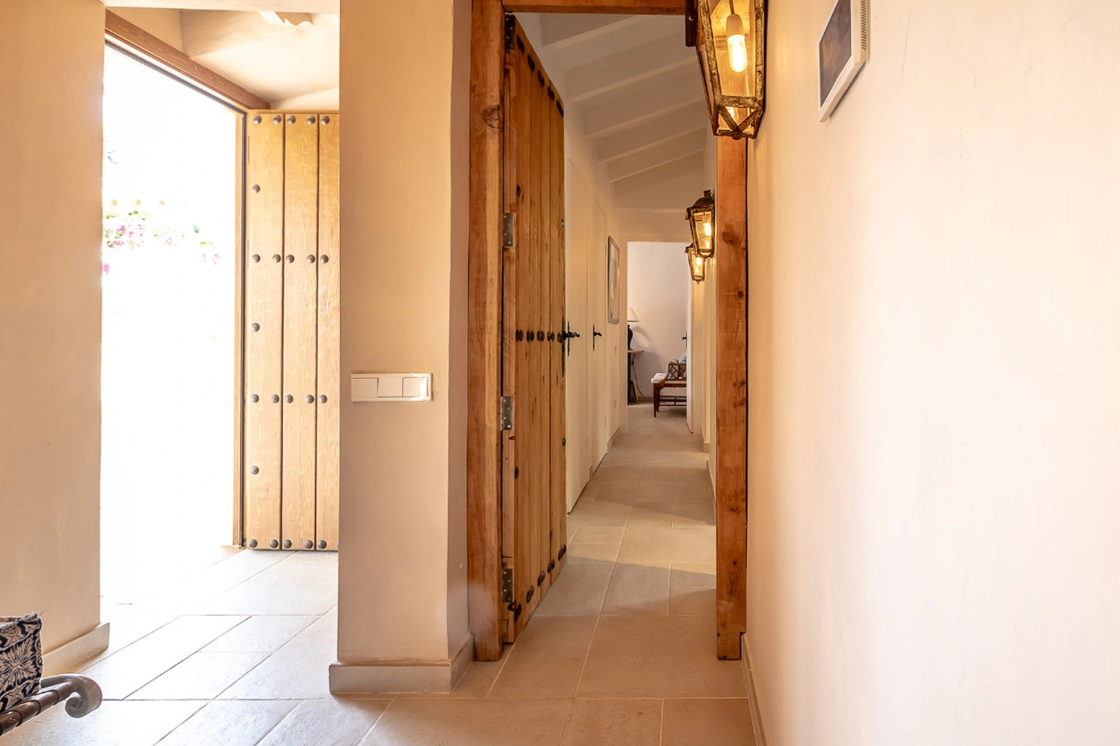 Renovated single-storey villa with pool and garden.