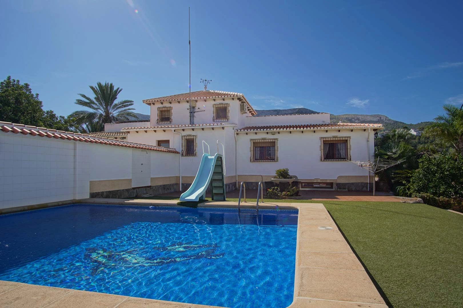 Chalet semiadosado a la venta en La Pedrera, Dénia