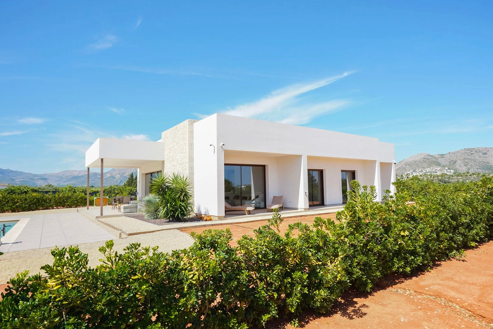 Villa moderna en gran parcela en venta en Beniarbeig