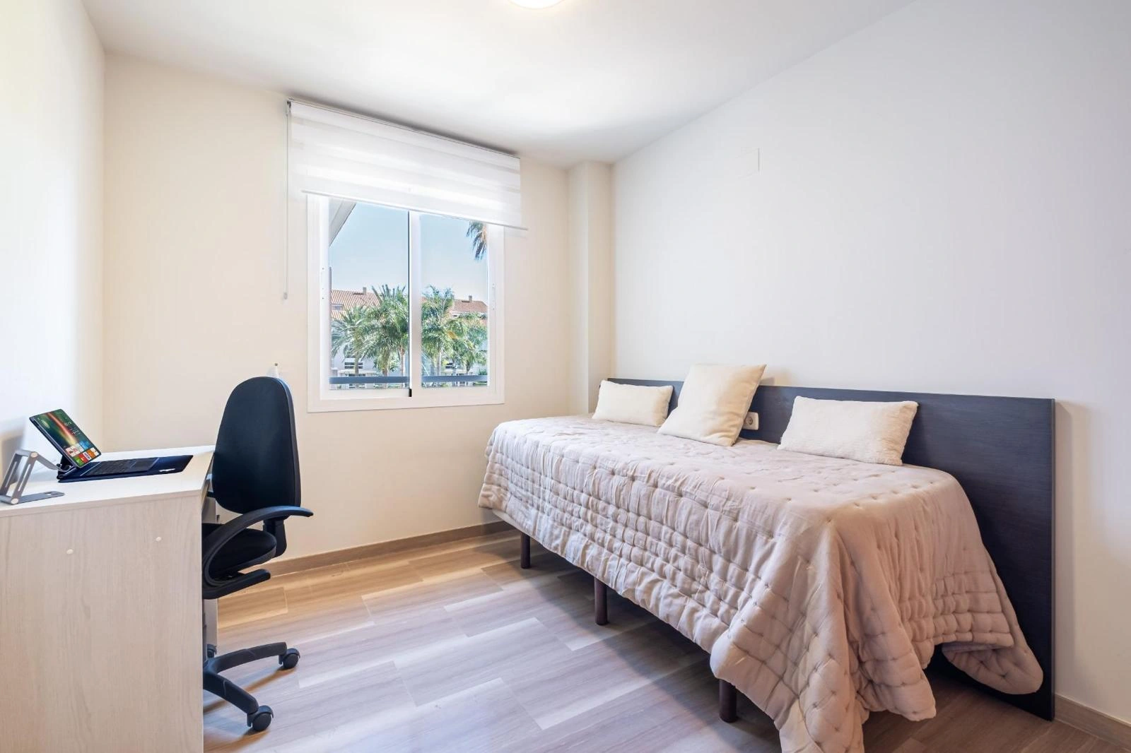 2-bedroom apartment for sale in Javea in urbanization with pool and garden