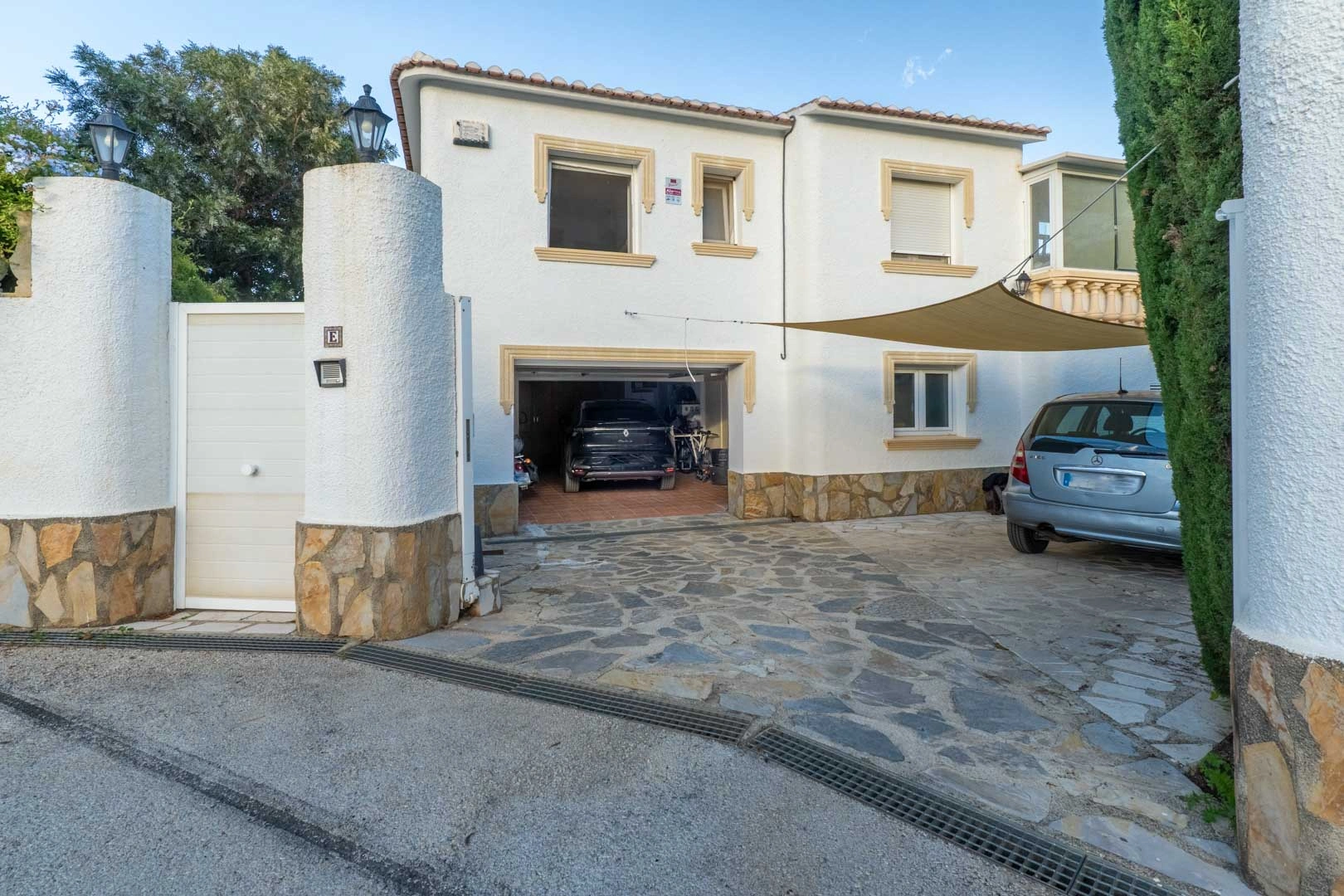 Villa con vistas al mar a la venta en Denia