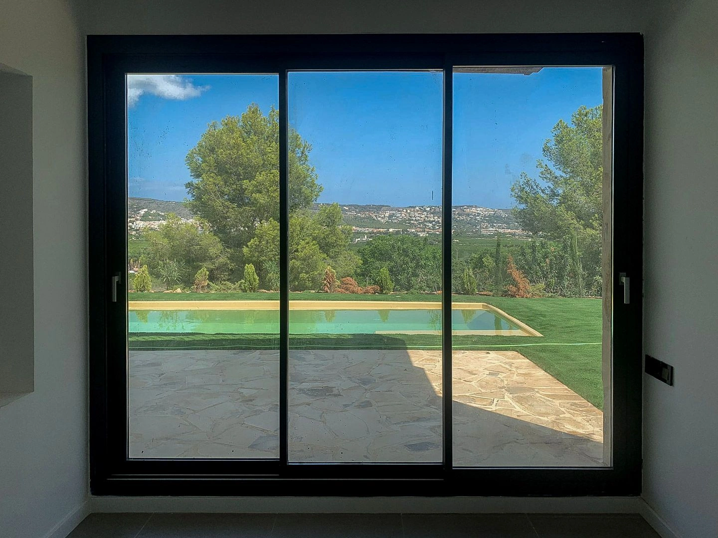 Superbe villa moderne avec vue panoramique sur la mer à Javea.