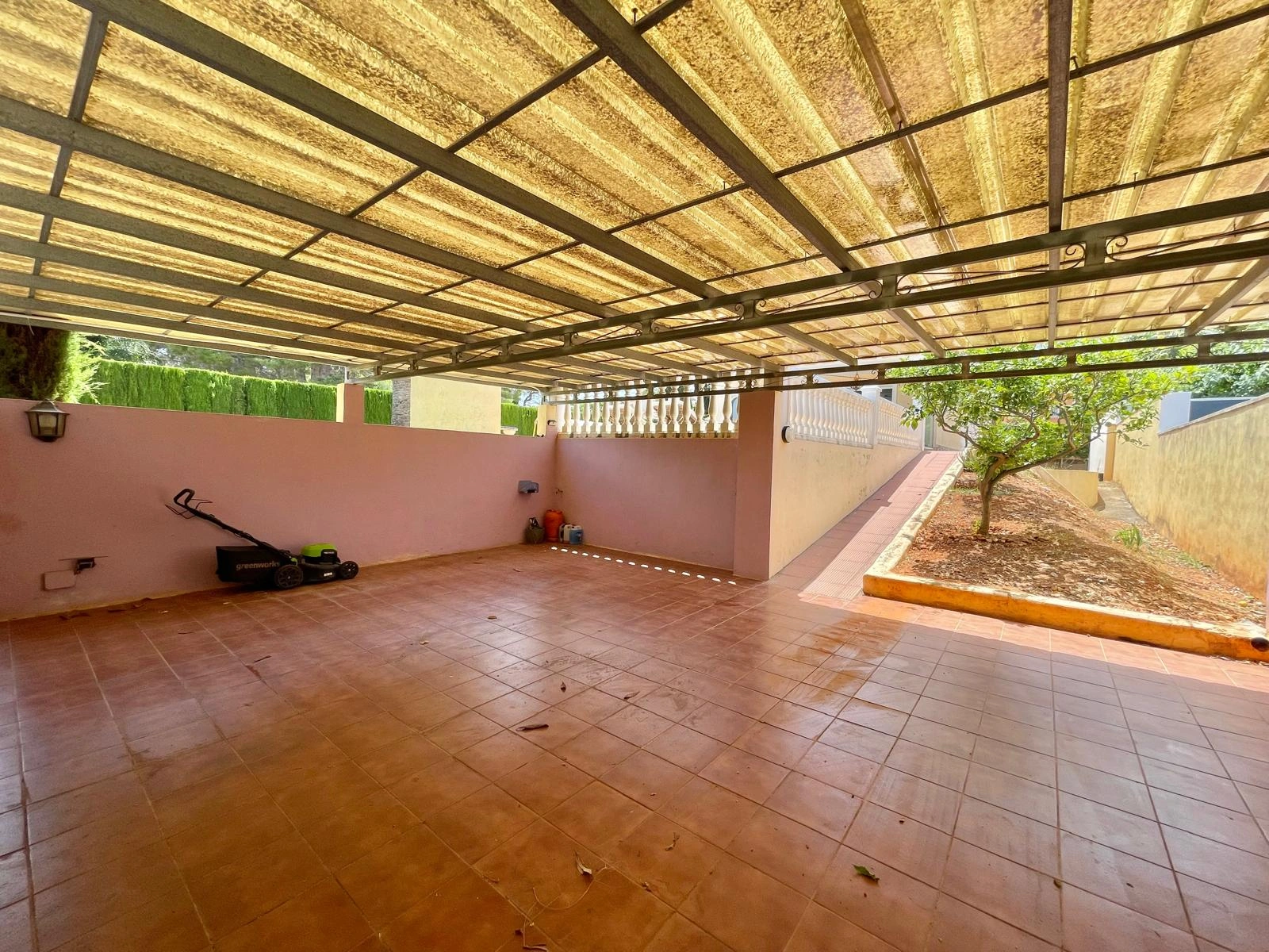 Villa avec 4 chambres à vendre à Dénia, proche des commerces et du centre-ville.
