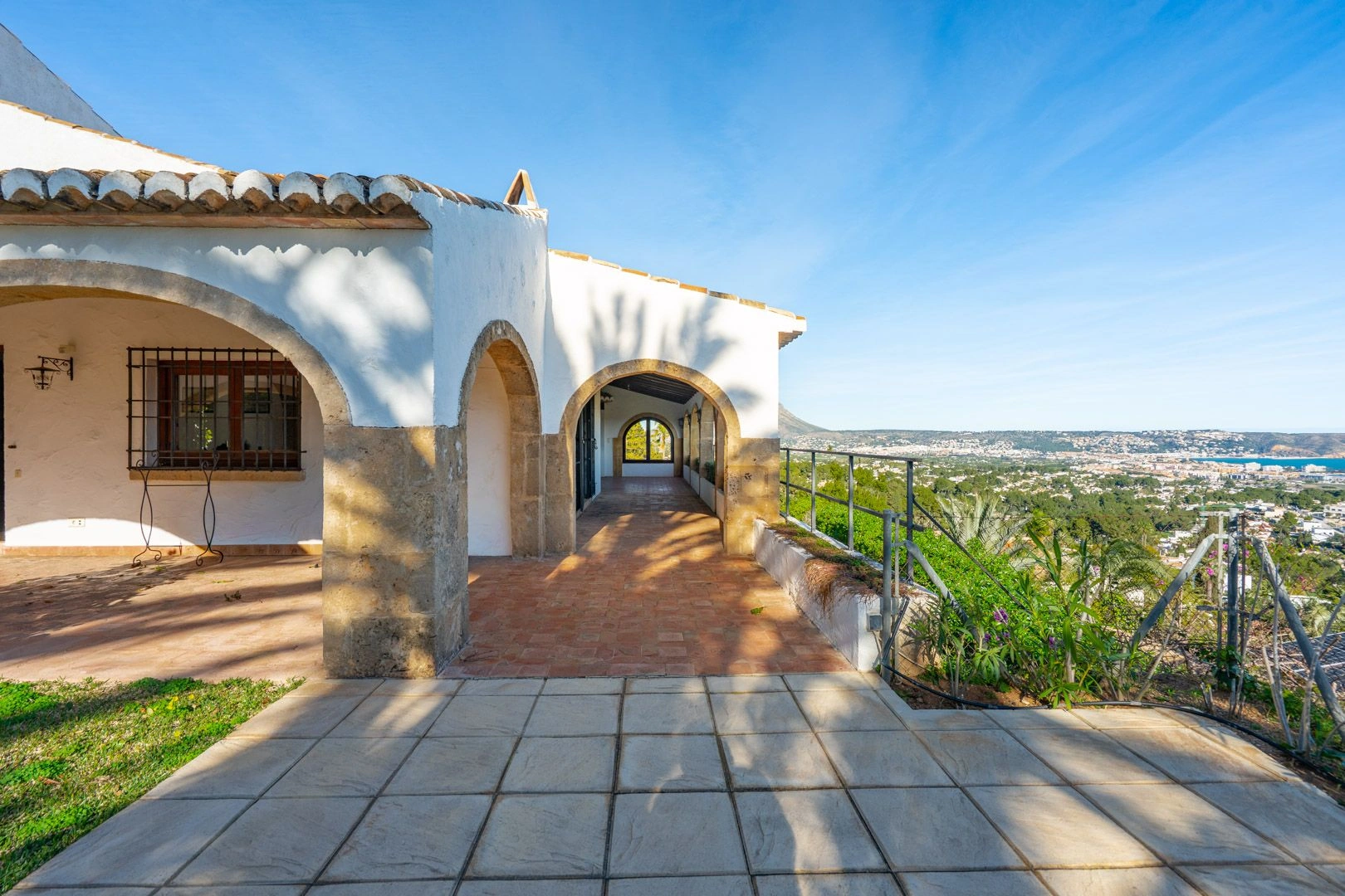 Mediterraanse villa met panoramisch uitzicht op zee te koop in Jávea