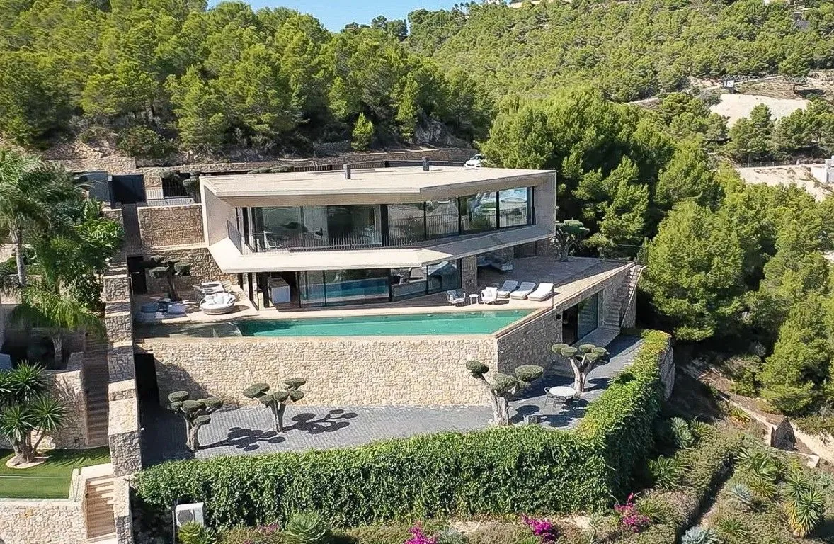 Preciosa villa única con vistas al mar en venta en Benissa