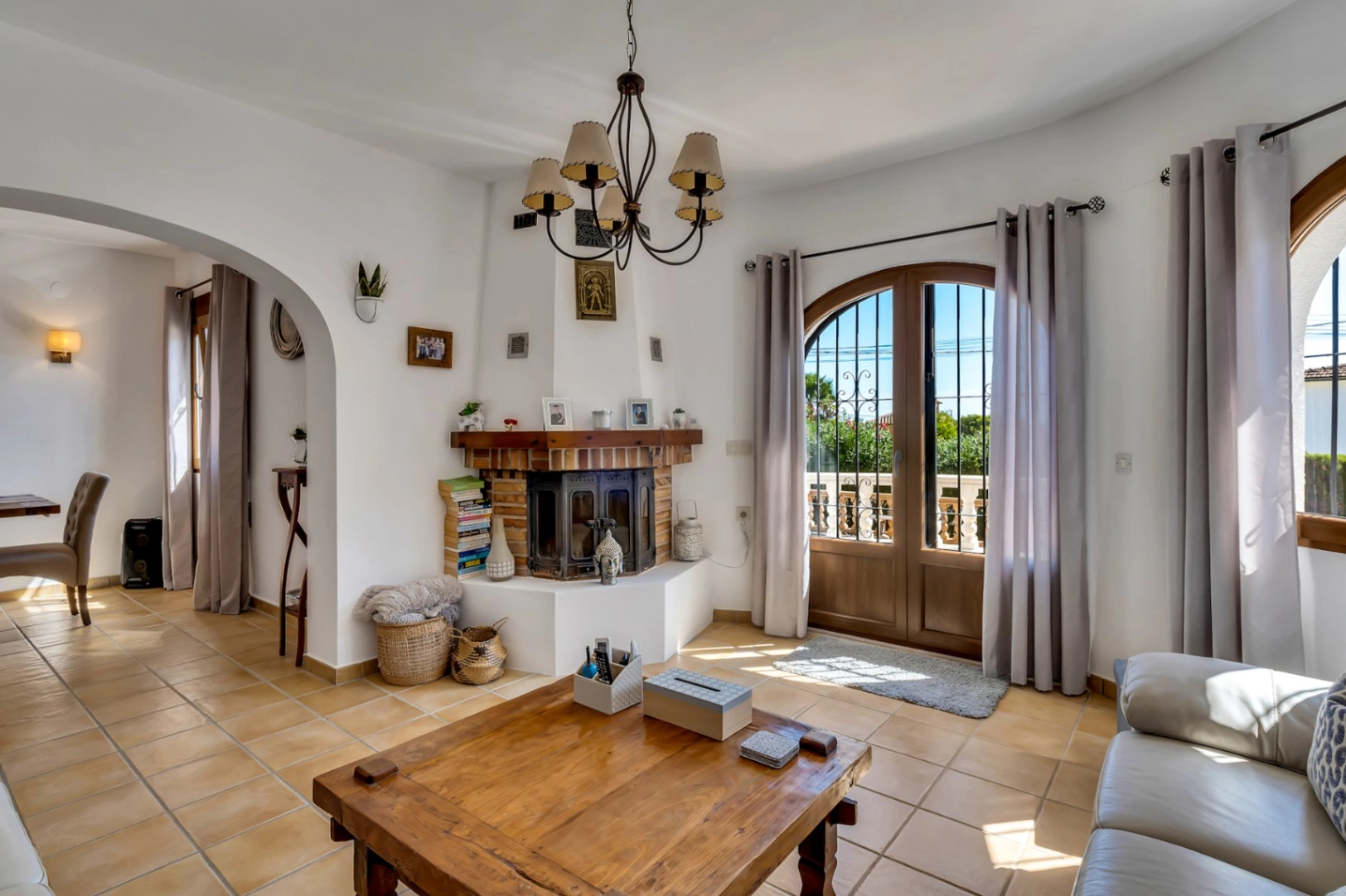Villa in vendita a Benissa su terreno pianeggiante a pochi metri dalla spiaggia La Fustera