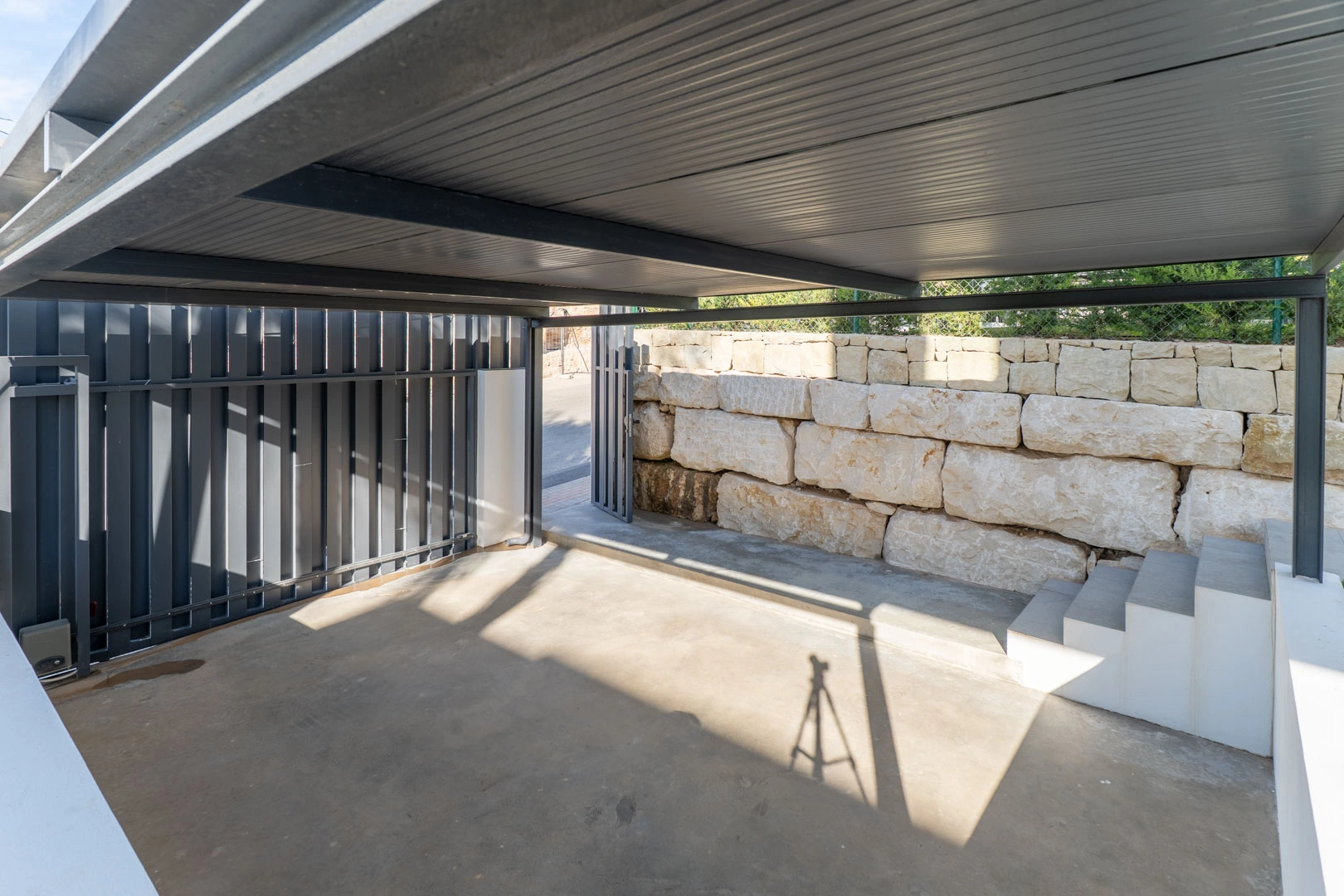 Villa moderna con piscina privada a la venta en Finestrat