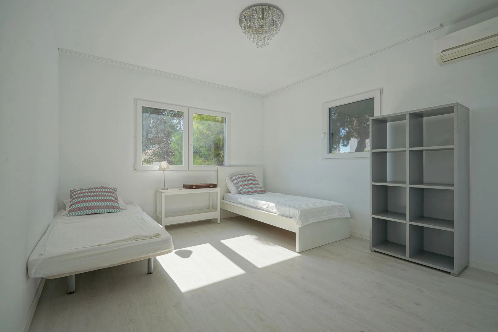 Villa reformada de 5 dormitorios en venta a 500m de la playa y centro de Calpe