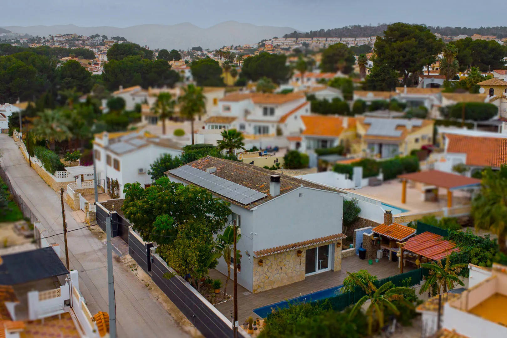 Villa luminosa con piscina privada y orientación sur a pasos del mar en Carrio