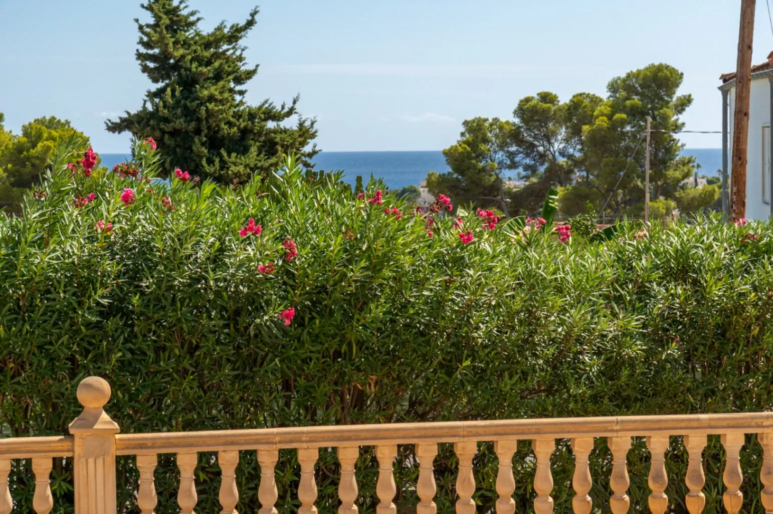 Villa in vendita a Benissa su terreno pianeggiante a pochi metri dalla spiaggia La Fustera