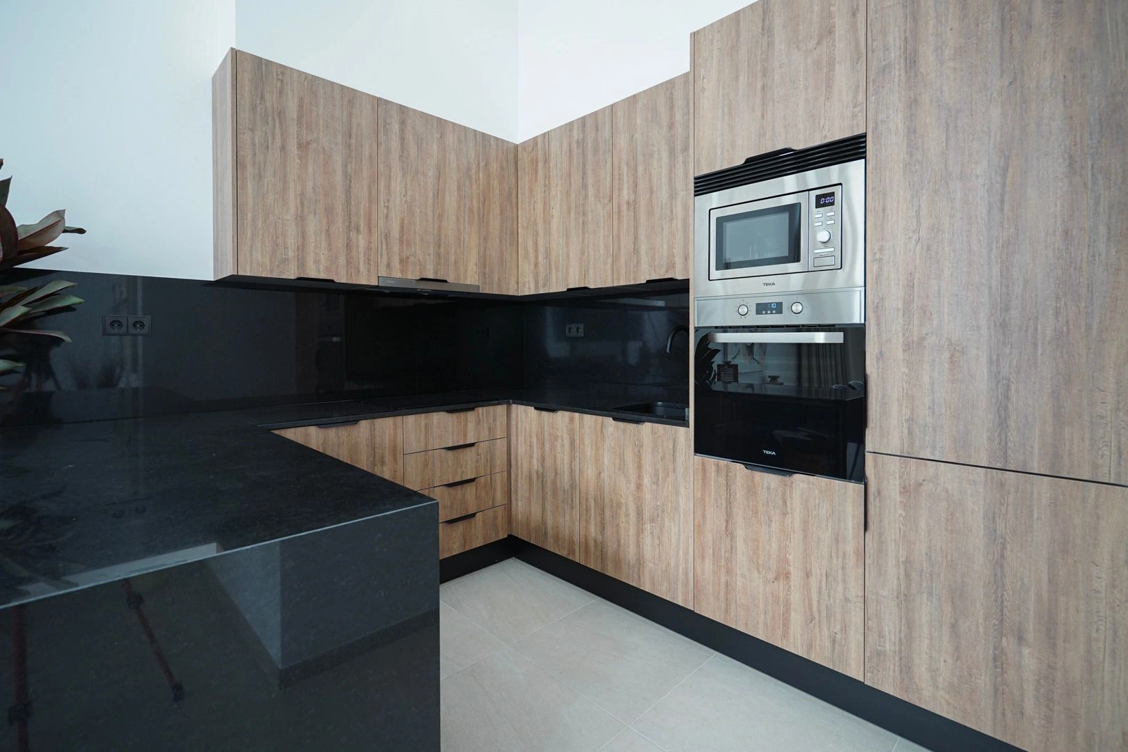Moderne nieuwbouw geschakelde chalet te koop in Calpe